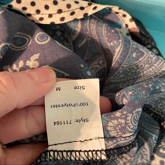 Pink martini long  button up top - Picture 7 of 8